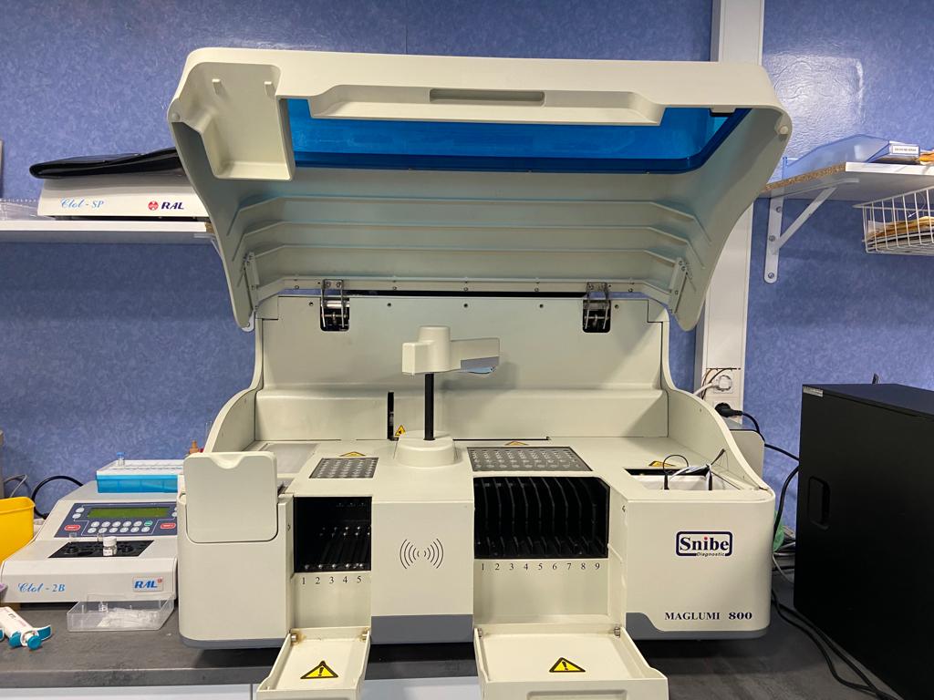 SNIBE Maglumi 800 Chemiluminescence immunoassay (CLIA) analyzers